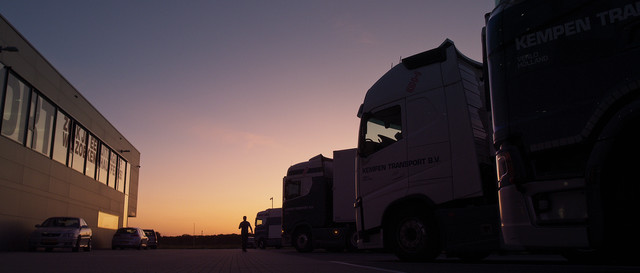 Kempen Transport Bedrijfsfilm Trucks in de ochtend